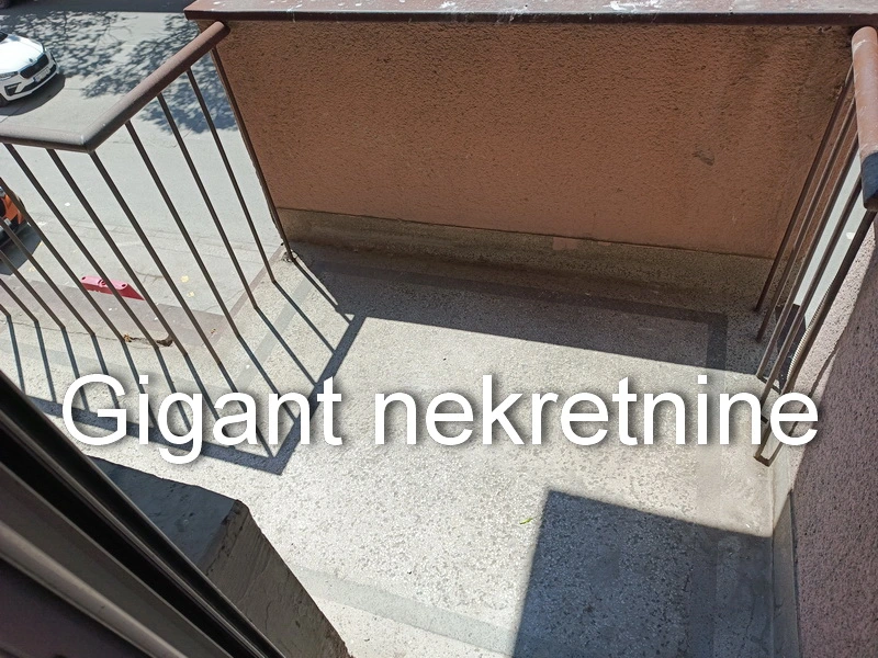 Izdaje se stan kao poslovni prostor u centru Niša 7