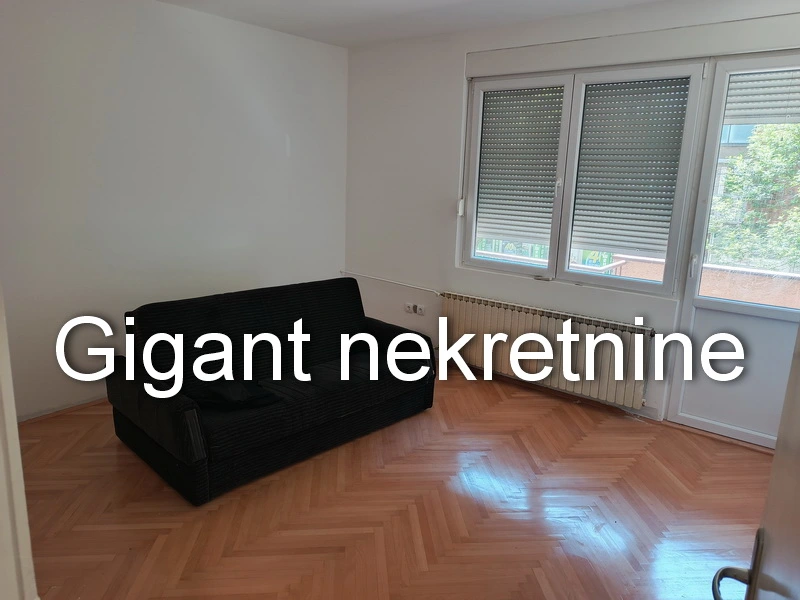 Izdaje se stan kao poslovni prostor u centru Niša 6