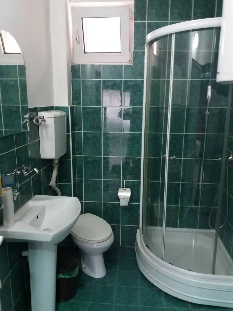 Izdaje se stan u strogom centru Niša 8
