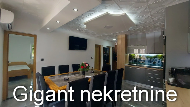 Izdaje se stan u Durlanu