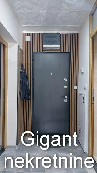 Izdaje se stan u Durlanu 4