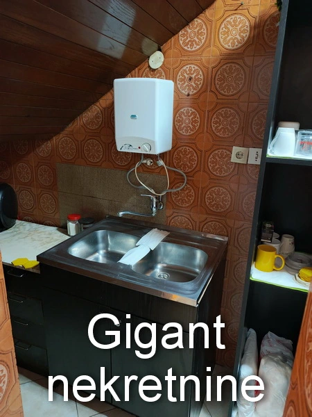 Izdaje se poslovni prostor preko puta Bolnice u Nišu 3