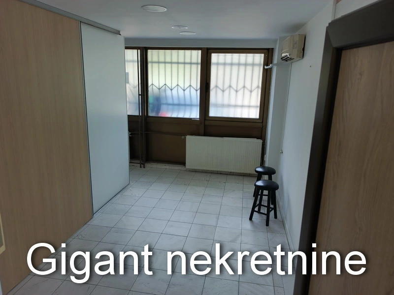 Izdaje se poslovni prostor preko puta Bolnice u Nišu 7