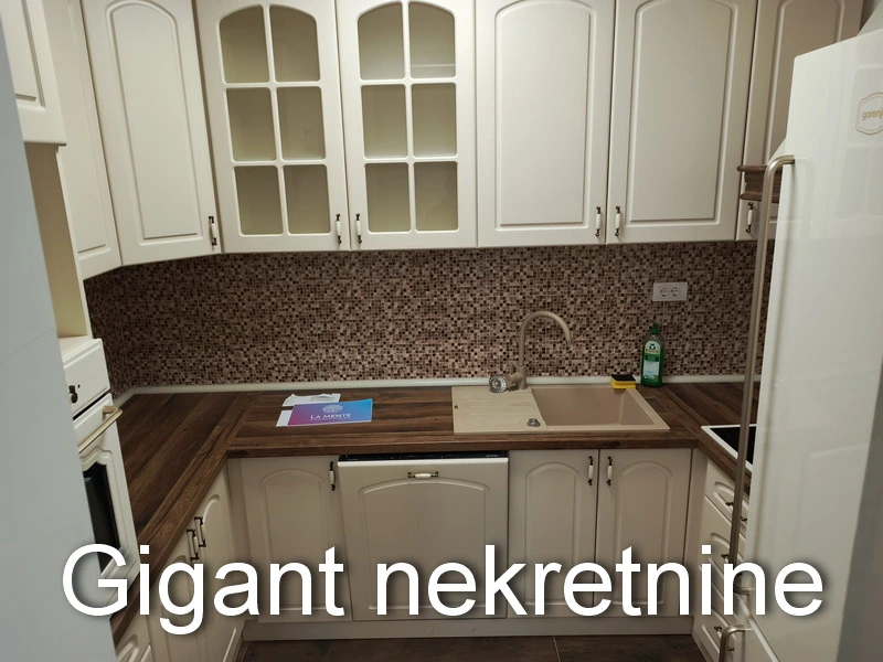 Izdaje se poslovni prostor u Obrenovićevoj ulici u Nišu 11
