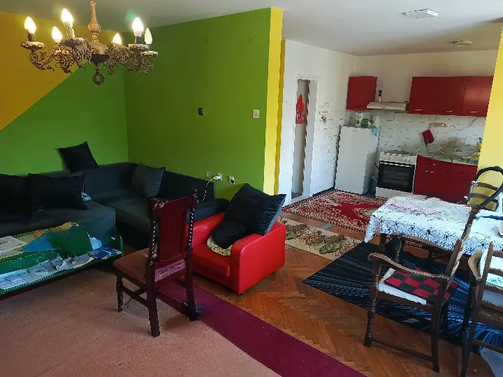 Prodaja dvoiposobnog stana u centru Niša 5