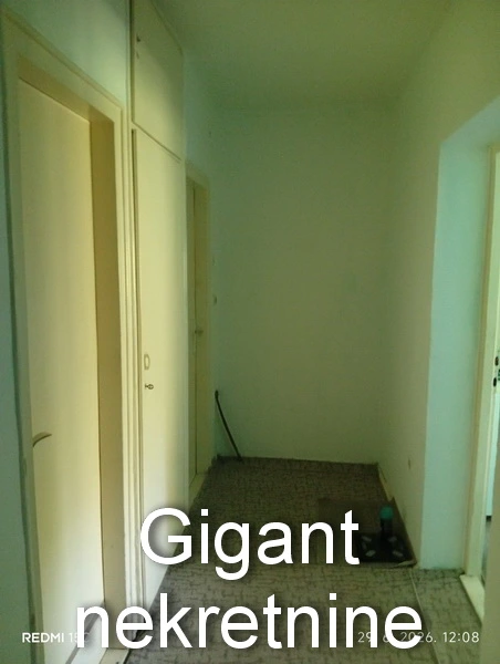 Stan u Nišu isključivo za zamenu  9