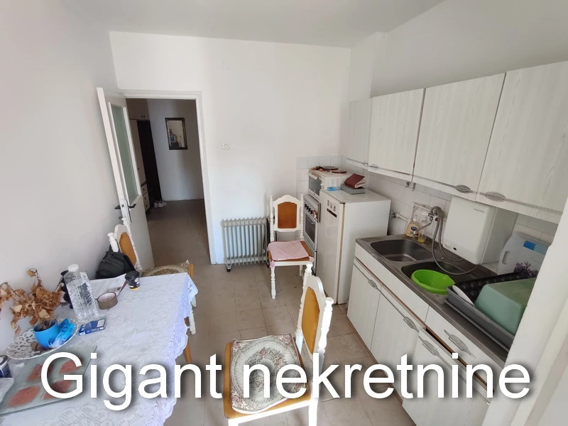 Prodaja jednoiposobnog stana u Nišu