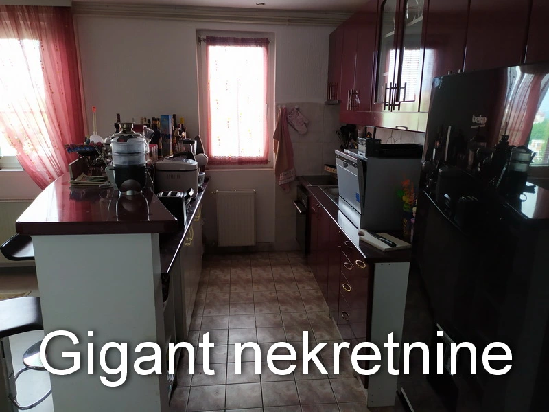 Prodajem petosoban stan kod parkića Svetog Save u Nišu 15