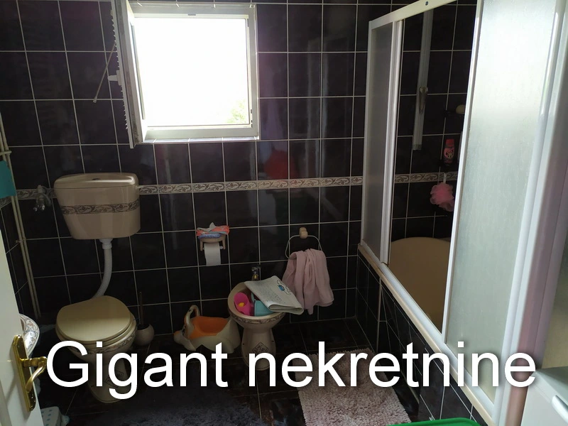 Prodajem petosoban stan kod parkića Svetog Save u Nišu 10