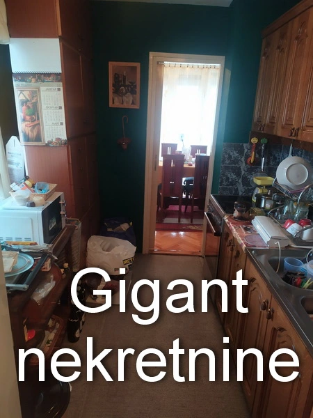 Prodaja troiposobnog stana u Nišu-centar 8