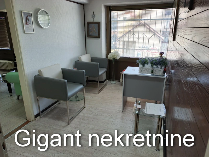 Prodaje se poslovni prostor preko puta bolnice u Nišu 16
