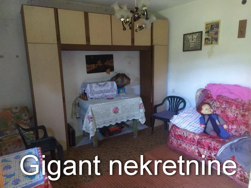 Prodaja vikendice na putu za Vukmanovo 3