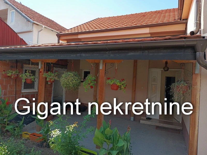 Prodaje se kuća u naselju Ratko Jović 15