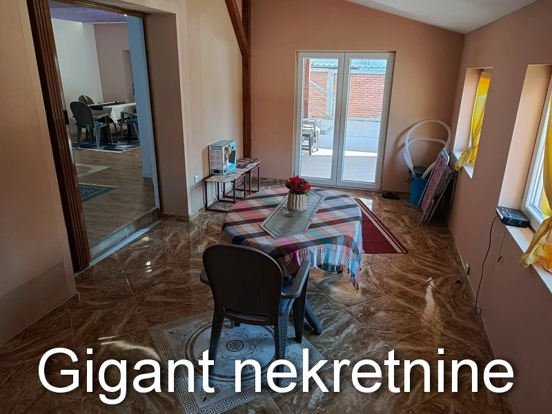 Prodaje se kuća u naselju Ratko Jović 19