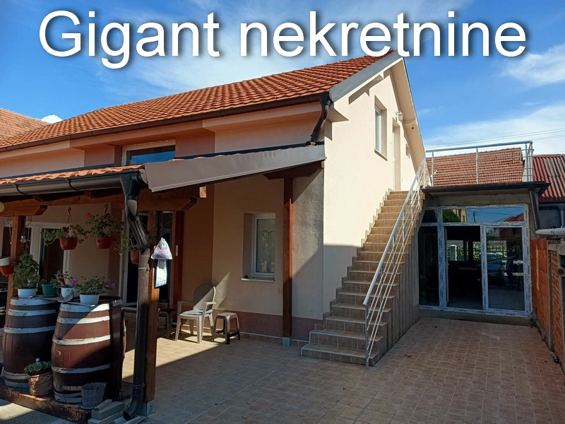 Prodaje se kuća u naselju Ratko Jović