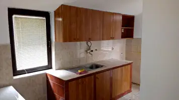 Izdaje se prazan sprat kuće na Kalač Brdu 3