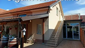 Prodaje se kuća u naselju Ratko Jović